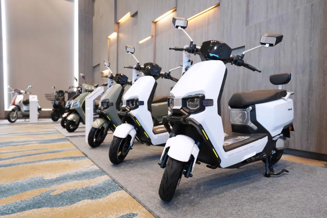 臺(tái)鈴長(zhǎng)續(xù)航電動(dòng)車